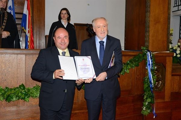 Rektoru prof. dr. sc. Anti Uglešiću dodijeljen počasni doktorat